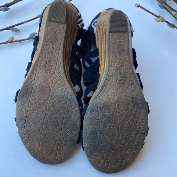 Minnetonka 7 Leather Lace Up Native Tribal Print - Picture 3 of 4